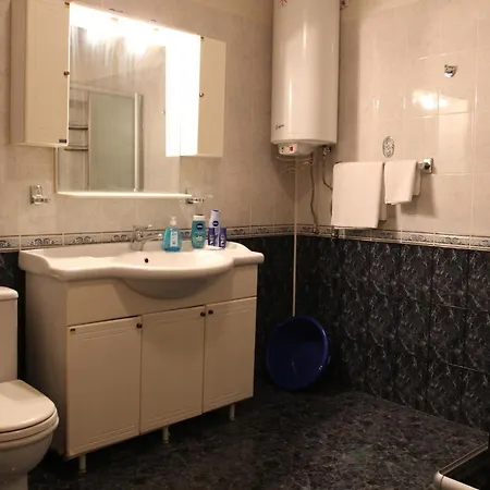 Spacious In Lively Area Apartment