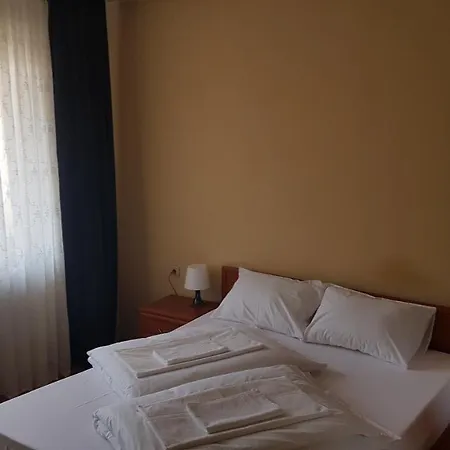 Spacious In Lively Area *